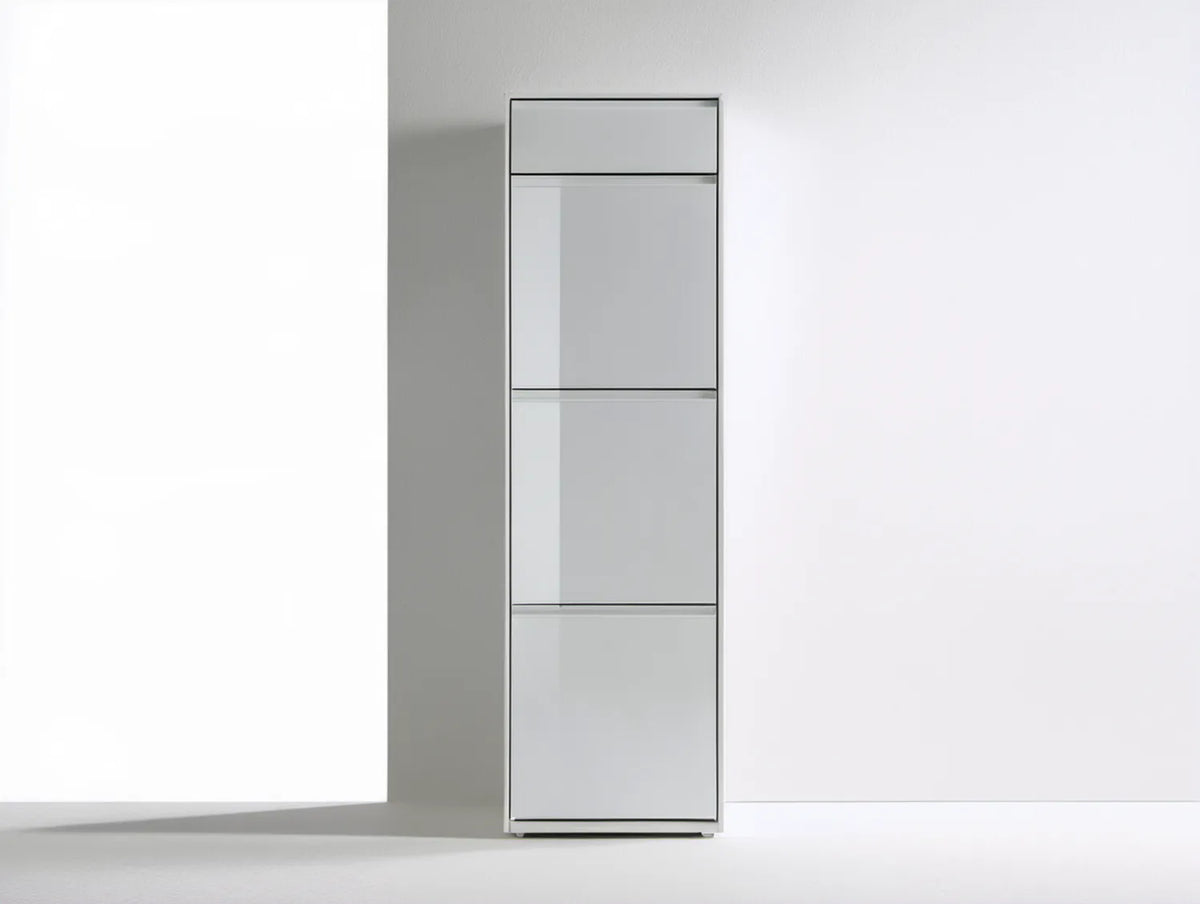Biała szafka na buty z lakierowanego MDF, 60 x 24 x 180 cm, 3 uchylne fronty i szuflada